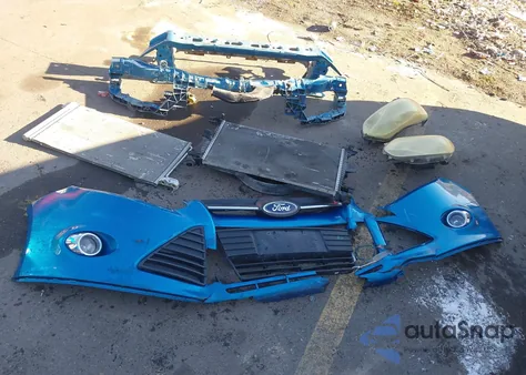 2012 Ford Focus Se z USA, uszkodzony, nr VIN 1FAHP3K25CL432350